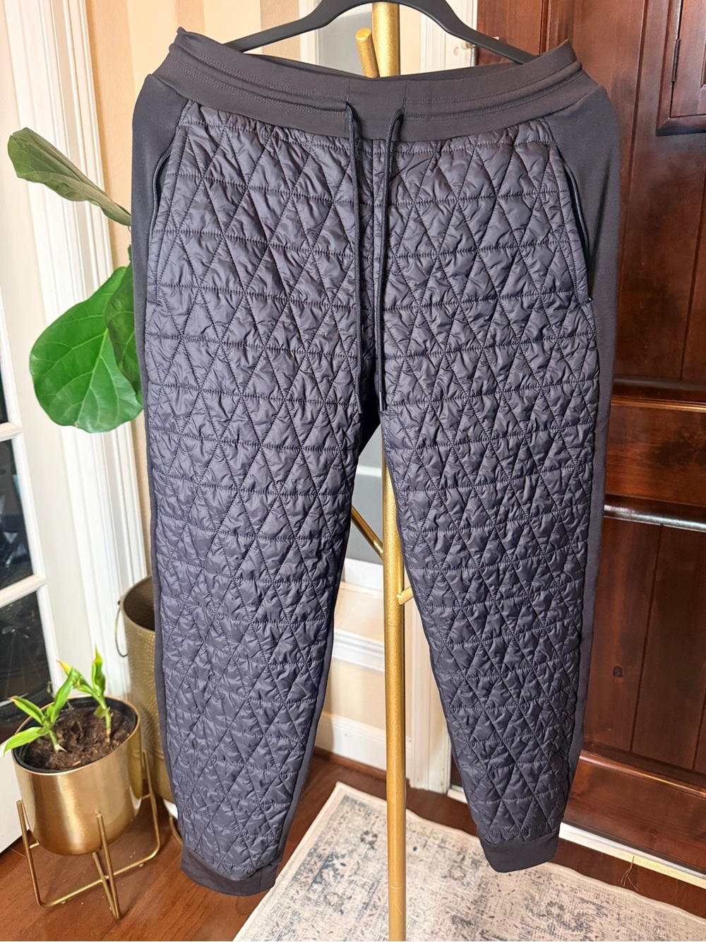 Athleta Aspes Quilted Jogger Pants Size 4